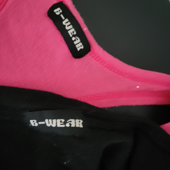 2 tops size small used condition - Picture 4 of 4